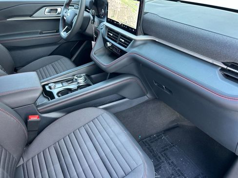 New 2026 Ford Explorer ST-Line w/ ST-Line Street Pack image 17