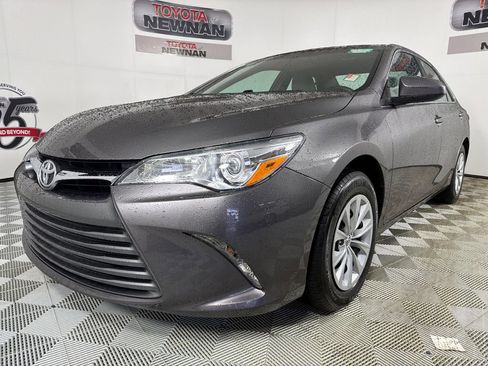 Used 2016 Toyota Camry LE image 7