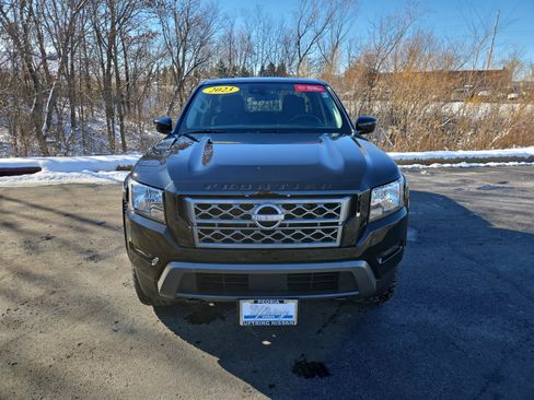 Certified 2023 Nissan Frontier SV w/ Technology Package image 8