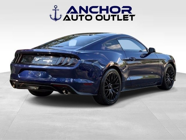 Used 2018 Ford Mustang Coupe RWD image 8