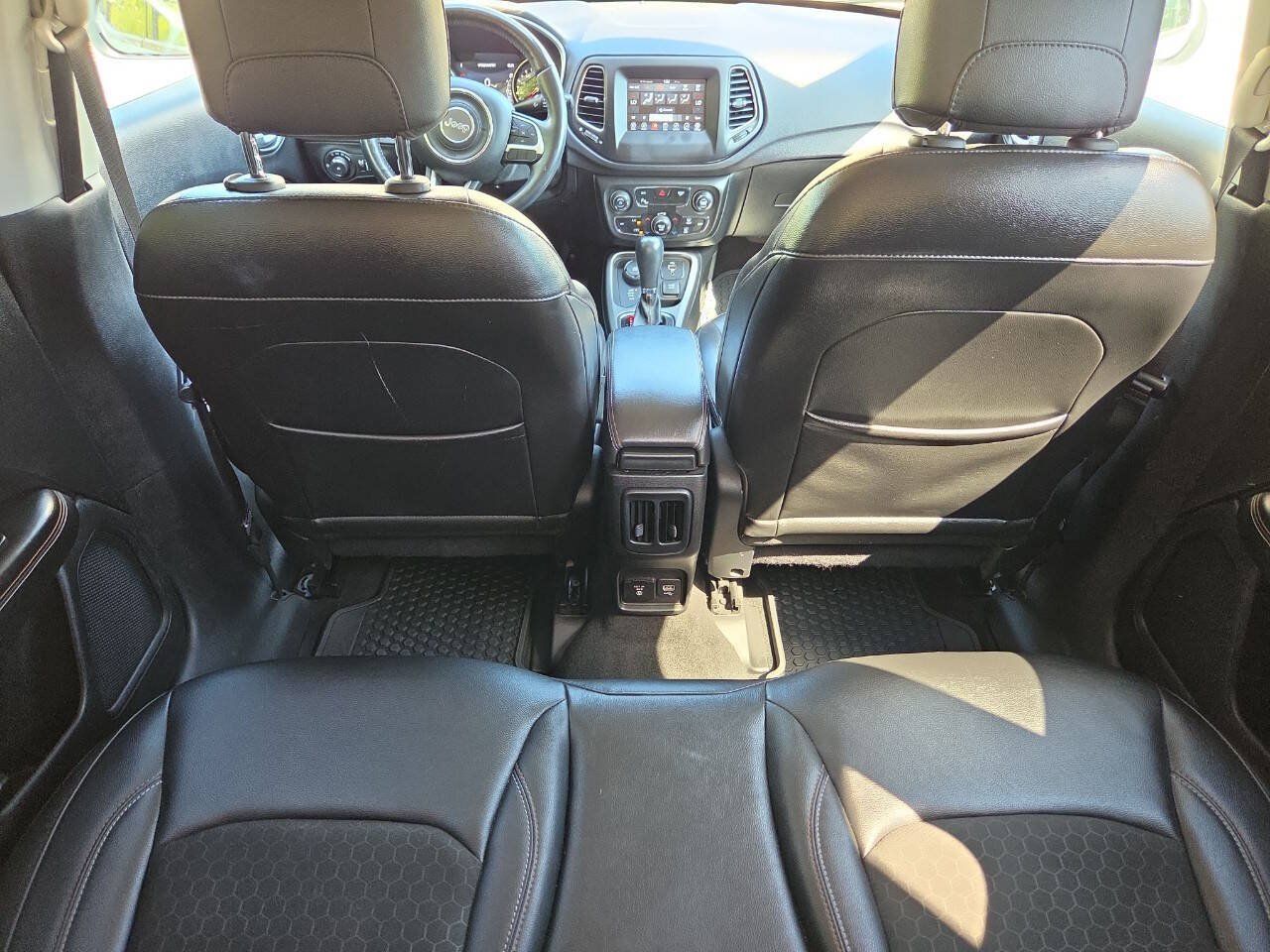 Used 2018 Jeep Compass Latitude w/ Popular Equipment Group AWD/4WD image 22