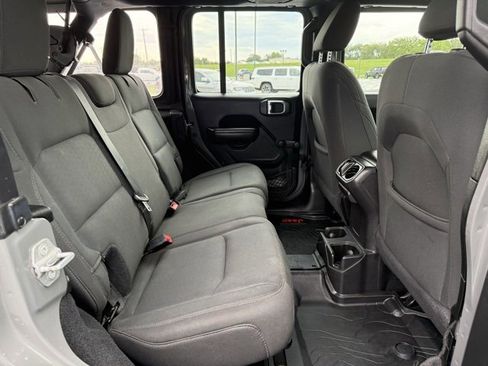 Used 2019 Jeep Wrangler Unlimited Sport image 11