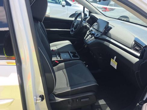 Used 2026 Honda Odyssey Elite image 9