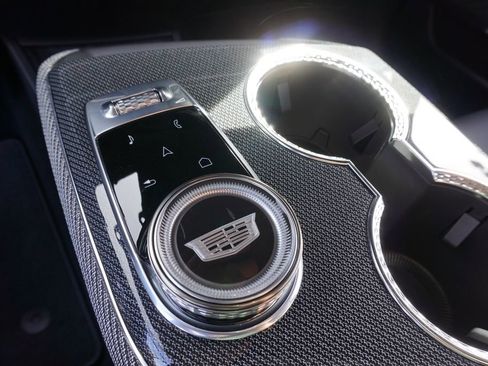 New 2026 Cadillac Optiq Luxury 1 image 19