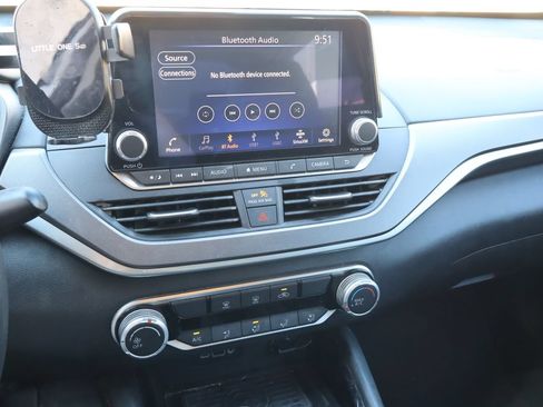 Used 2024 Nissan Altima 2.5 SR FWD image 6