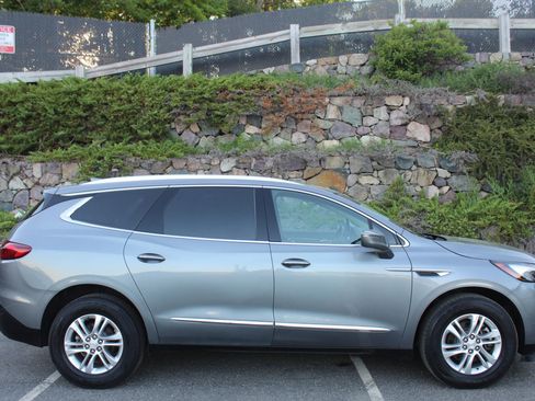 Used 2019 Buick Enclave Essence AWD/4WD image 5