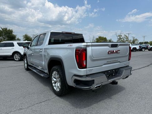 Used 2021 GMC Sierra 1500 SLT AWD/4WD image 4