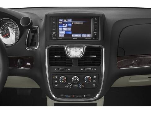 Used 2015 Chrysler Town & Country Touring w/ Driver Convenience Group FWD image 10