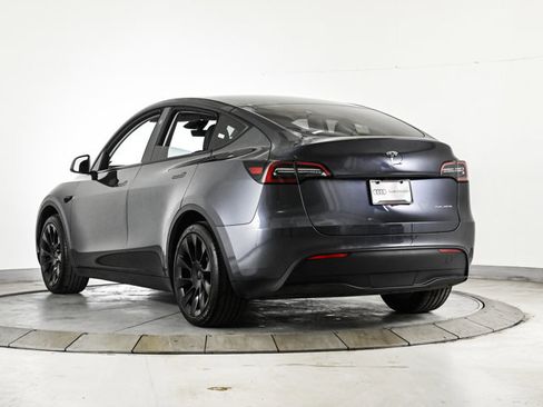 Used 2023 Tesla Model Y Long Range image 8