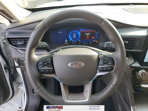 Certified 2022 Ford Explorer Platinum w/ Equipment Group 601A AWD/4WD image 24