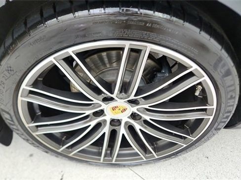 Used 2018 Porsche Panamera 4S image 57