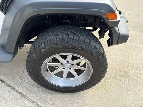 Used 2020 Jeep Wrangler Unlimited Sport image 23