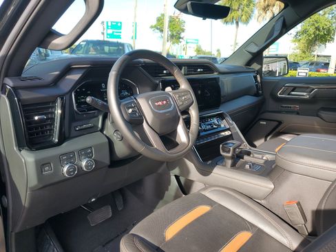 Used 2024 GMC Sierra 1500 AT4 w/ Technology Package image 9