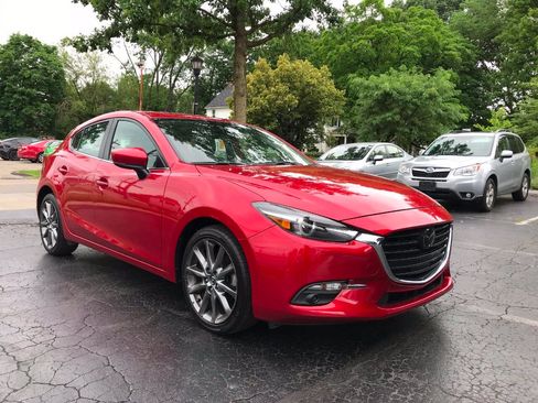 Used 2018 MAZDA MAZDA3 Grand Touring w/ Premium Equipment Package FWD image 2