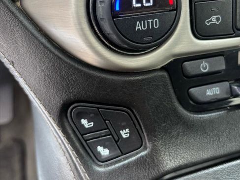 Used 2015 GMC Yukon XL Denali w/ Premium Package AWD/4WD image 21