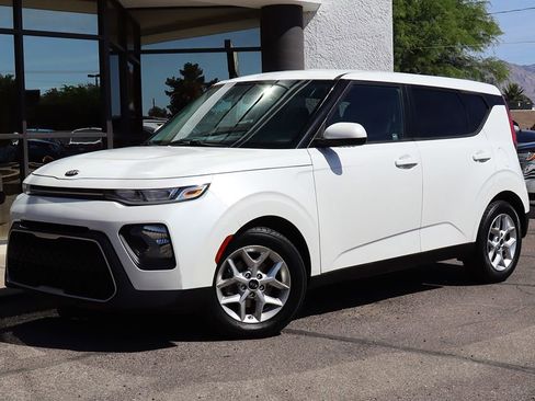 Used 2021 Kia Soul S image 2