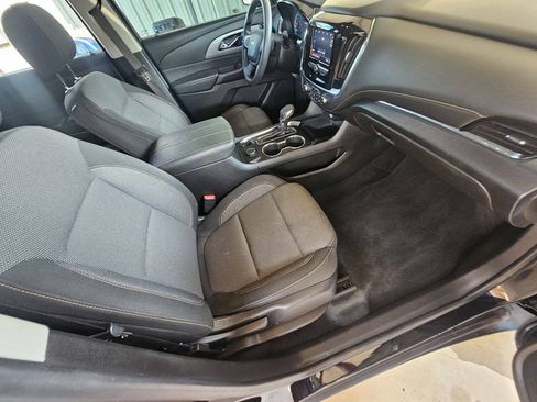 Used 2021 Chevrolet Traverse LS FWD image 10