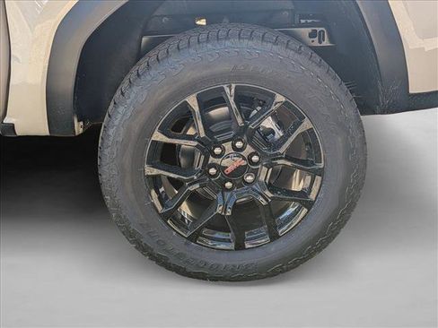 New 2026 GMC Canyon Elevation w/ Convenience Package image 10