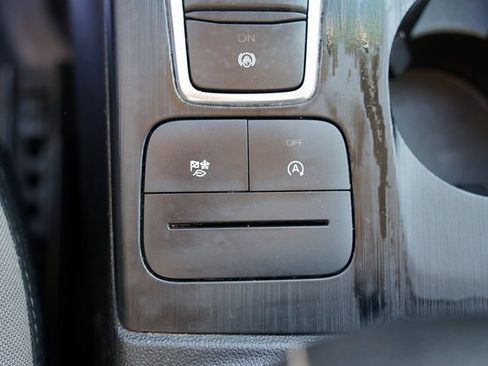 Certified 2022 Ford Escape S image 18