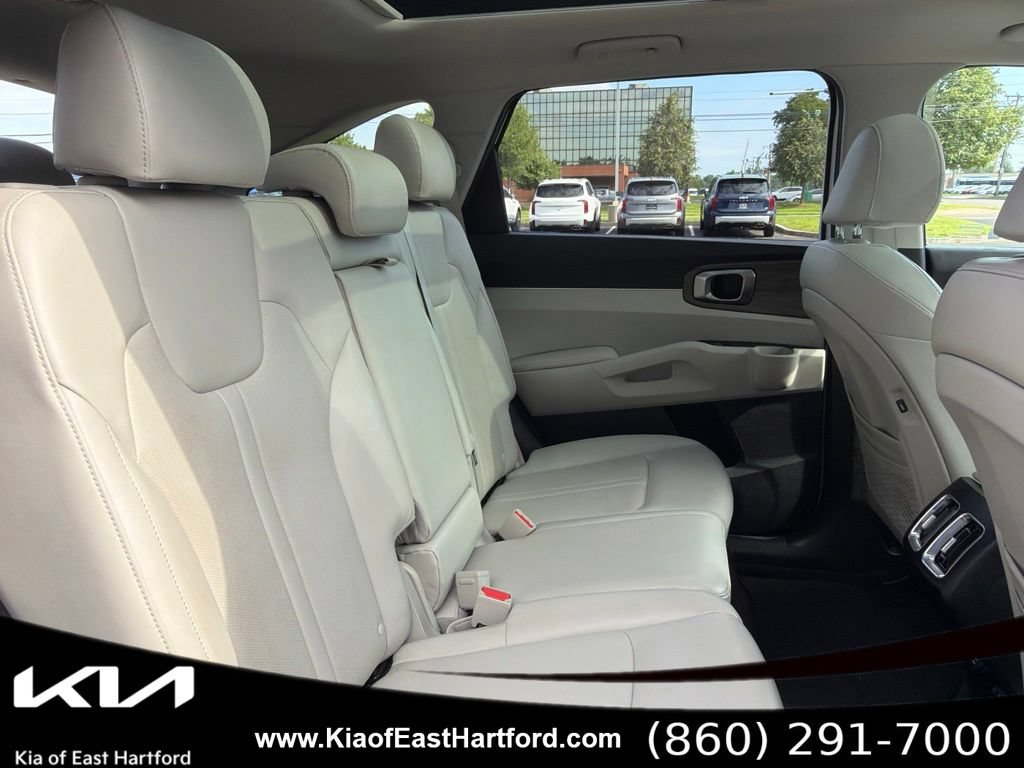 Certified 2023 Kia Sorento S w/ Panoramic Sunroof Package AWD/4WD image 13