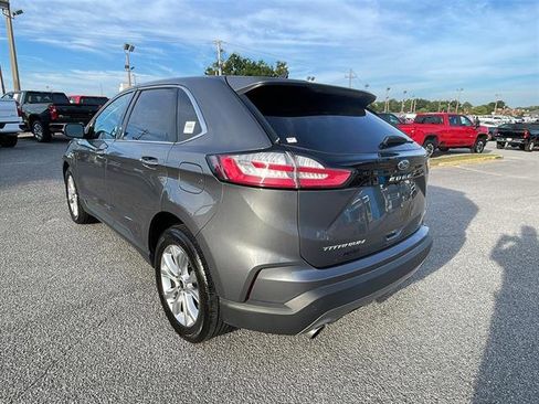 Used 2024 Ford Edge Titanium image 5