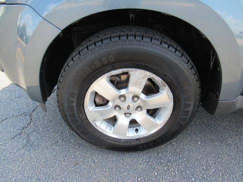 Used 2010 Ford Escape Limited FWD image 17