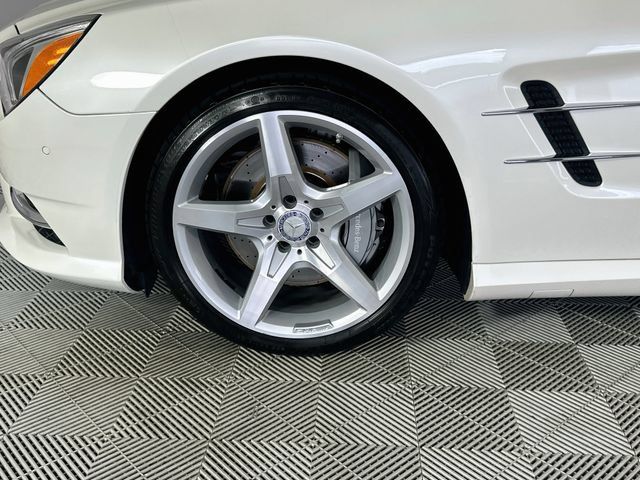 Used 2013 Mercedes-Benz SL 550 image 28