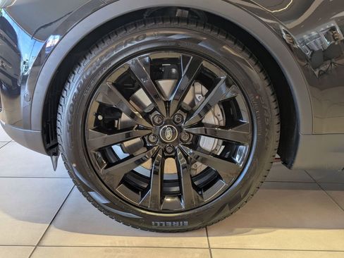 New 2026 Land Rover Discovery S AWD/4WD image 9