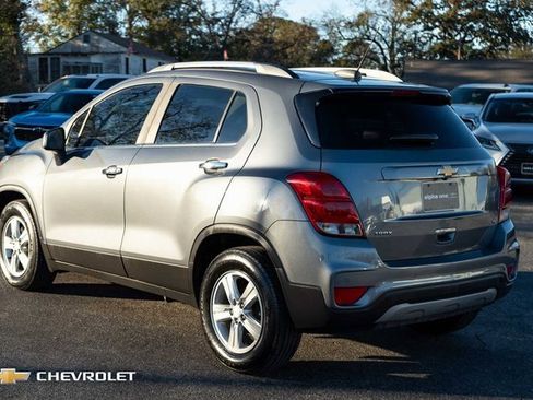 Used 2020 Chevrolet Trax LT w/ Driver Confidence Package image 8