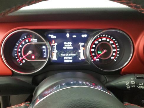 Used 2018 Jeep Wrangler Unlimited Rubicon w/ Dual Top Group image 26