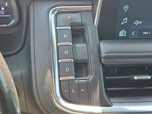 Used 2022 Chevrolet Tahoe LT w/ Luxury Package AWD/4WD image 19