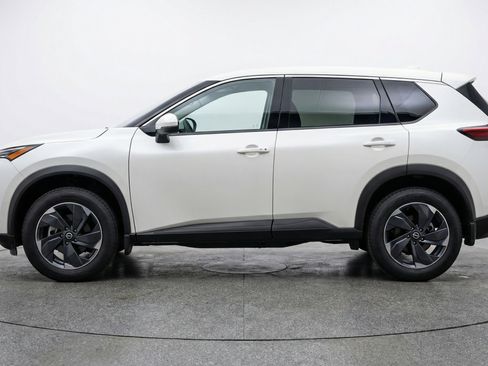 Used 2025 Nissan Rogue SV image 5