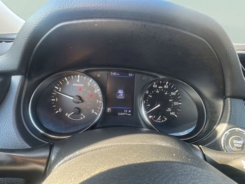 Used 2019 Nissan Rogue SV AWD/4WD image 23