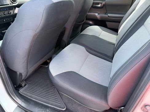 Used 2021 Toyota Tacoma TRD Off-Road w/ Technology Package image 18