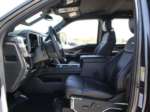 Used 2026 Ford F450 Platinum w/ FX4 Off-Road Package AWD/4WD image 9