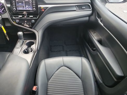 Used 2021 Toyota Camry SE image 12