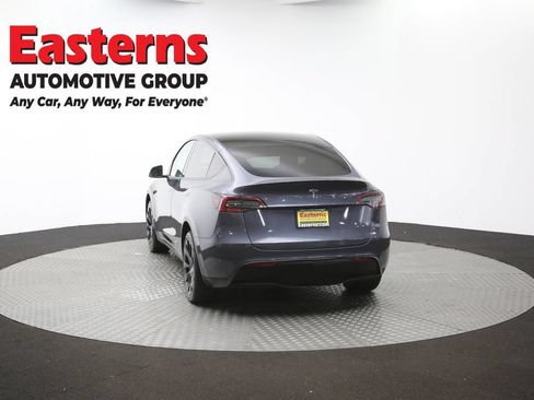 Used 2022 Tesla Model Y Long Range AWD/4WD image 31
