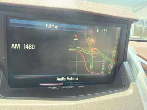 Used 2011 Cadillac SRX Luxury FWD image 3