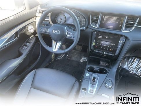 New 2025 INFINITI QX50 Luxe image 16