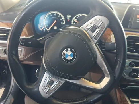 Used 2019 BMW 750i xDrive w/ Luxury Rear Seating Package AWD/4WD image 11