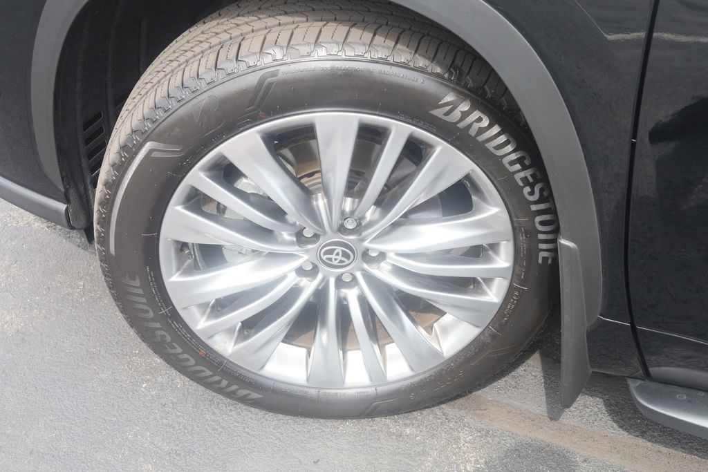 Used 2026 Toyota Highlander Platinum AWD/4WD image 34