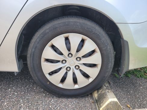 Used 2012 Honda Accord LX image 8
