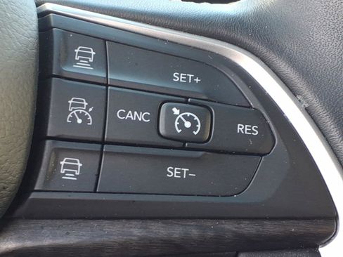 Used 2021 Jeep Grand Cherokee L Limited AWD/4WD image 18