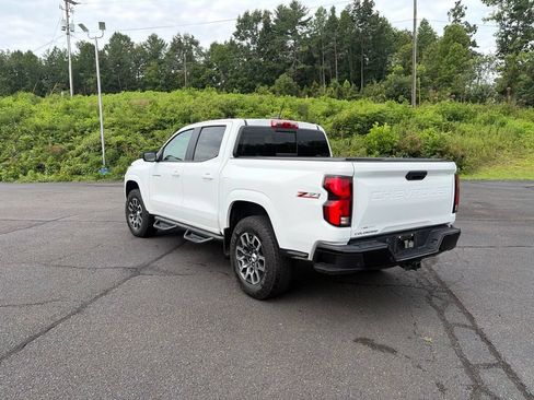 Used 2024 Chevrolet Colorado Z71 w/ Z71 Convenience Package 2 AWD/4WD image 7