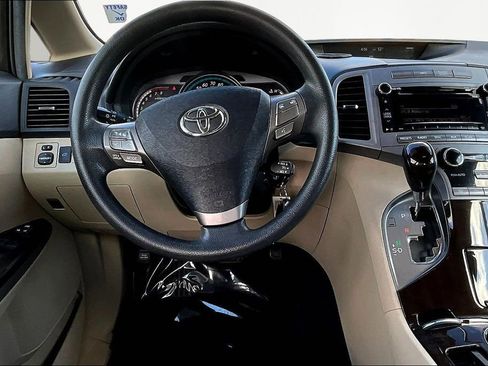 Used 2012 Toyota Venza LE w/ LE Convenience Pkg image 8