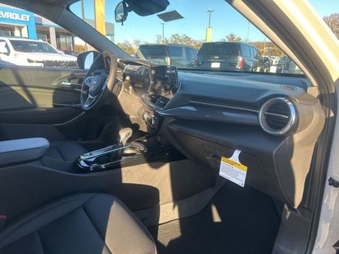New 2026 Chevrolet Trax ACTIV w/ Driver Confidence Package image 32
