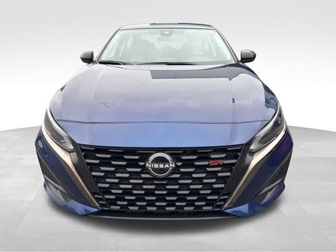 Used 2024 Nissan Altima 2.5 SR FWD image 3