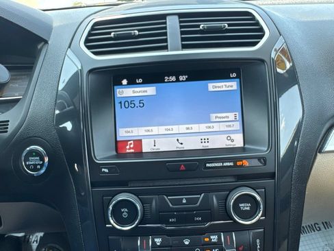 Used 2017 Ford Explorer XLT w/ Equipment Group 202A AWD/4WD image 29