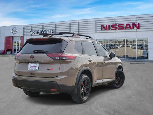 Used 2025 Nissan Rogue Rock Creek w/ Rock Creek Premium Package image 6