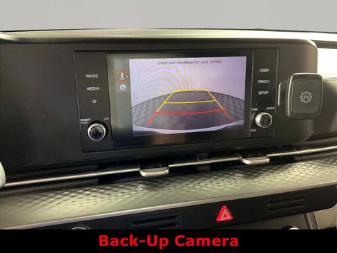 Used 2023 Kia Carnival LX FWD image 10